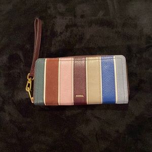 Fossil wristlet wallet